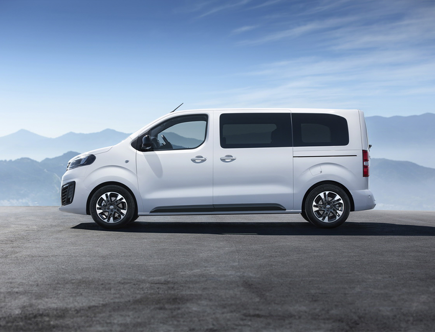 Vue intérieure de l’Opel Zafira Life avec sièges rabattus