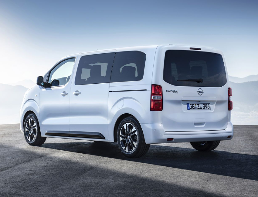 Vue trois quart arrière de l’Opel Zafira Life